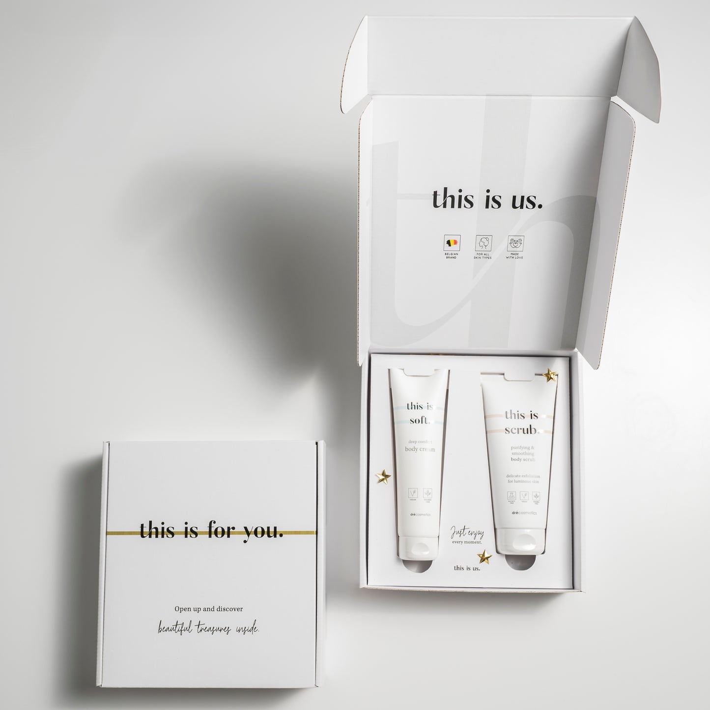 Cadeauset 'this is us.' (per 6) | body scrub (200ml) + body cream (150ml)